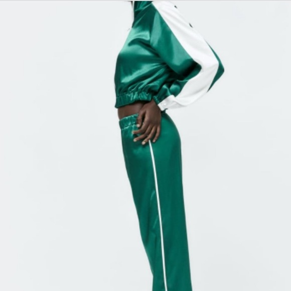 Satin like green track suit Zara with white piping - Picture 8 of 14